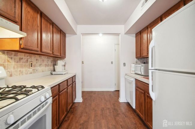 268-A Alpine Way, Townhouse with 2 bedrooms, 2 bathrooms and null parking in Woodbridge NJ | Image 6
