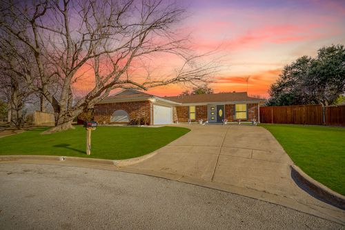 906 Cypress Ct, Arlington, TX, 76014-1317 | Card Image