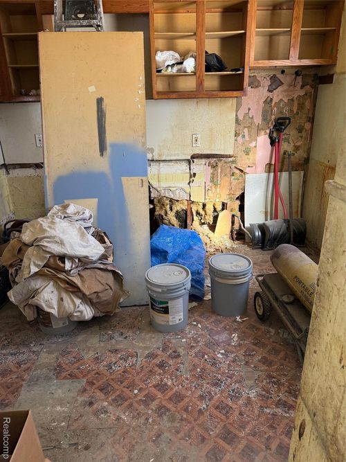 1848 Garfield Ave, Lincoln Park, MI, 48146-2224 | Card Image