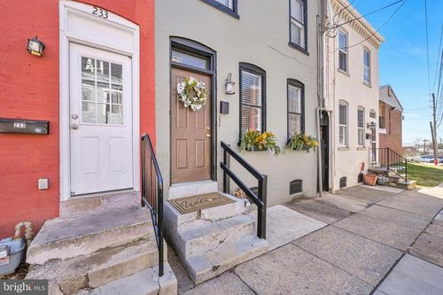 235 Howard Ave, LANCASTER, PA, 17602-4207 | Card Image