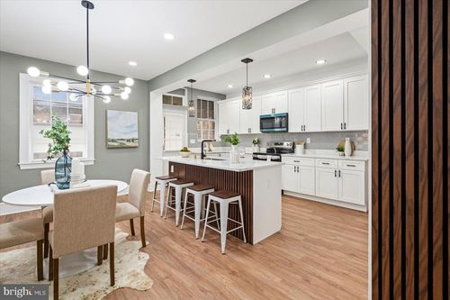 7 York Ct, BALTIMORE, MD, 21218-1209 | Card Image