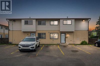 27 - 4531 7 Ave Se, Townhouse with 3 bedrooms, 2 bathrooms and 1 parking in Calgary AB | Image 2