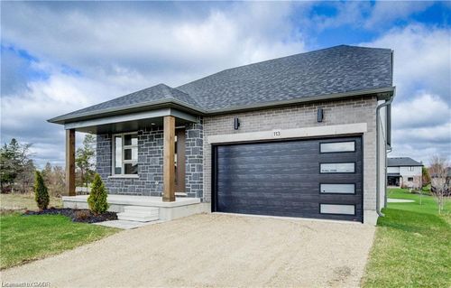 113 Bean Street, Harriston, ON, N0G1Z0 | Card Image