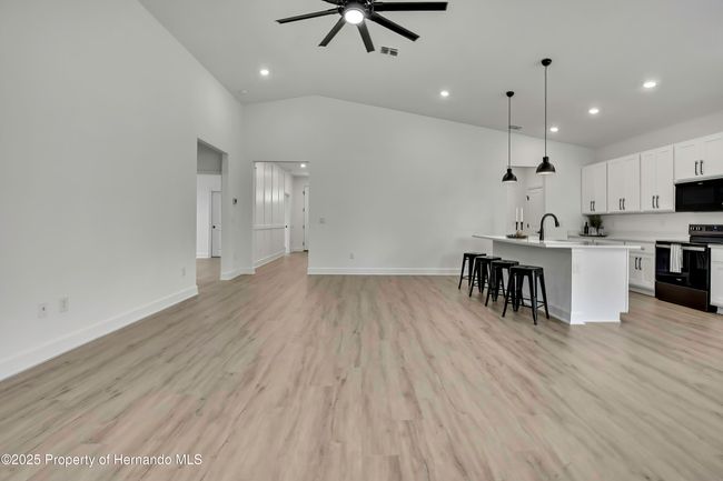 9739 Loretto St, House other with 4 bedrooms, 3 bathrooms and null parking in SPRING HILL FL | Image 6