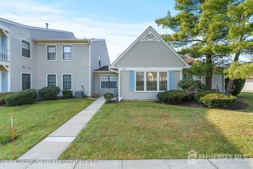 237 Wycoff Way, East Brunswick, NJ, 08816-5647 | Card Image