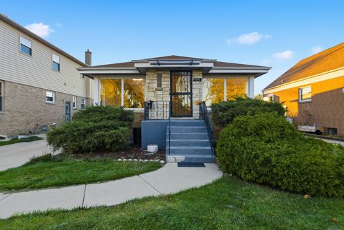 4656 N Narragansett Ave, Harwood Heights, IL, 60706-7432 | Card Image