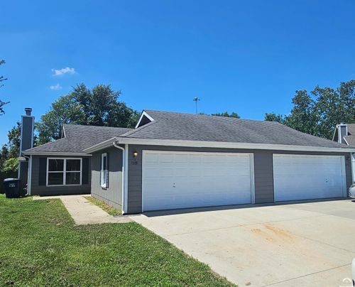 2121-2119-2121 Pikes Peek Pl, Lawrence, KS, 66044-1104 | Card Image