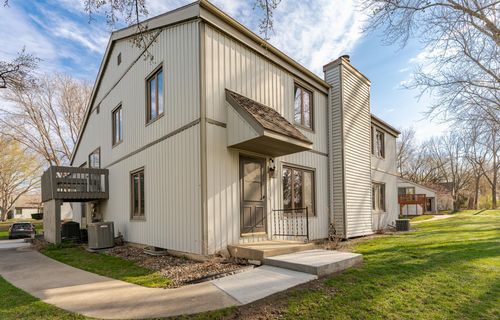 1902 26th Ave Nw, Rochester, MN, 55901-8064 | Card Image