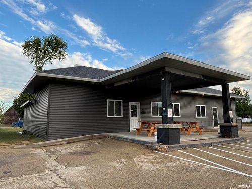 312 S Washington Blvd, Camanche, IA, 52730-1635 | Card Image