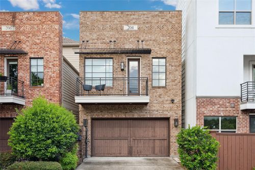 204 Knox St, Houston, TX, 77007-8114 | Card Image