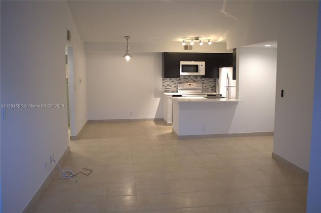 APT-3203 - 2826 S University Dr, Condo with 1 bedrooms, 1 bathrooms and null parking in Davie FL | Image 6
