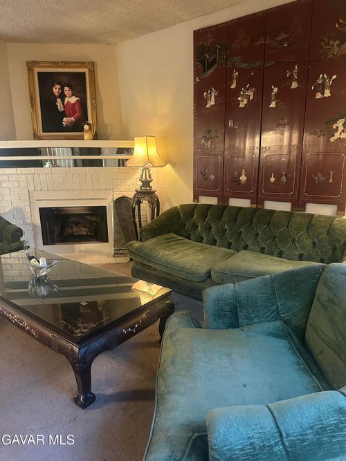 f-15051 Sherman Way, Van Nuys, CA, 91405-5018 | Card Image