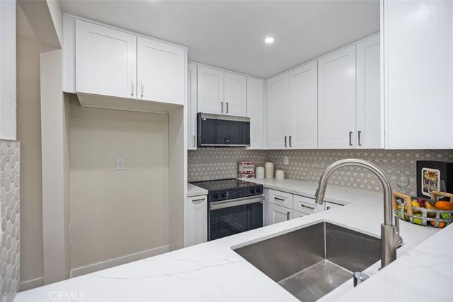 UNIT-77 - 25761 Le Parc, Condo with 1 bedrooms, 2 bathrooms and 2 parking in Lake Forest CA | Image 16