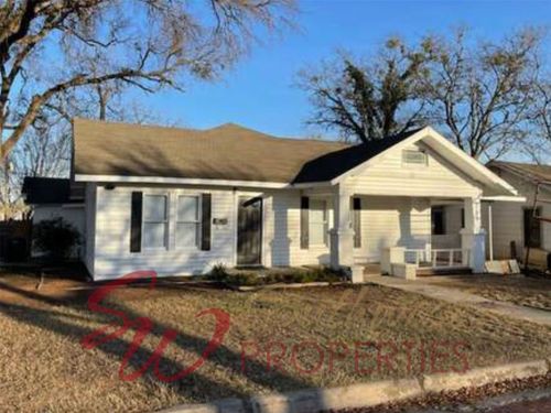 313 E College St, Stephenville, TX, 76401-4304 | Card Image