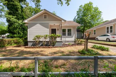 557 Oak Drive, House other with 3 bedrooms, 2 bathrooms and null parking in Hapeville GA | Image 1