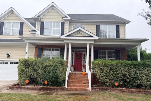 1237 Spruce Ln, Chesapeake, VA, 23320-6966 | Card Image