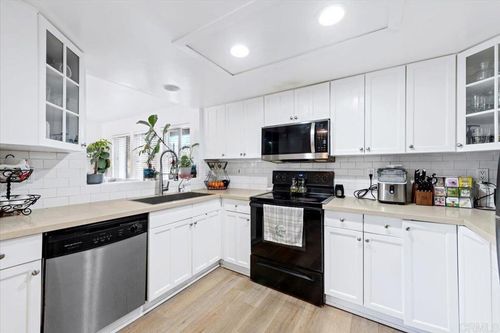 1069 Estes St, El Cajon, CA, 92020-7461 | Card Image