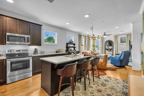 204-953 44th Ave N, Nashville, TN, 37209-2298 | Card Image