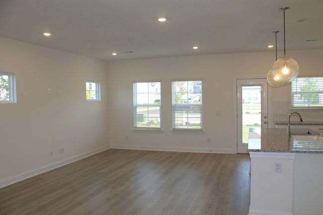 5711 Cloverwood Dr, Condo with 3 bedrooms, 3 bathrooms and 2 parking in Rockvale TN | Image 8