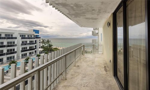 7d-6061 Collins Ave, Miami Beach, FL, 33140 | Card Image