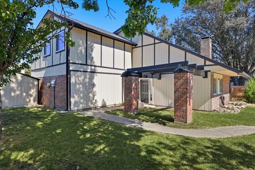 1715 Southampton Dr, Carrollton, TX, 75007-2622 | Card Image