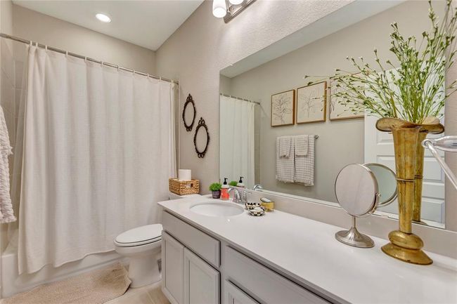Secondary Full Bathroom | Image 23