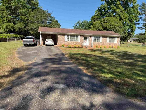 104 Russell Street, Spartanburg, SC, 29307 | Card Image