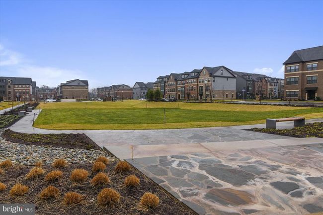43436 Apple Orchard Sq, Townhouse with 4 bedrooms, 5 bathrooms and null parking in ASHBURN VA | Image 59