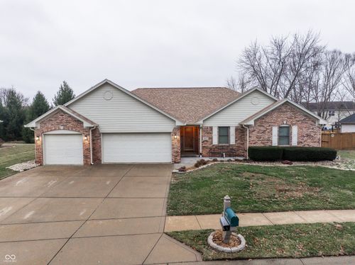 6475 Fieldstream Dr, Avon, IN, 46123-7492 | Card Image