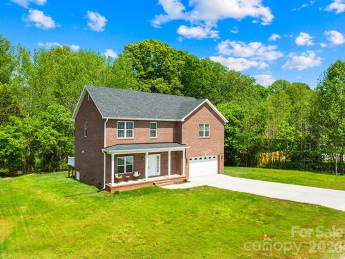 2630 Polo Ln, Maiden, NC, 28650-8737 | Card Image