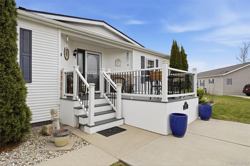 11186 Chestnut Hill Ct, South Lyon, MI, 48178-6600 | Card Image