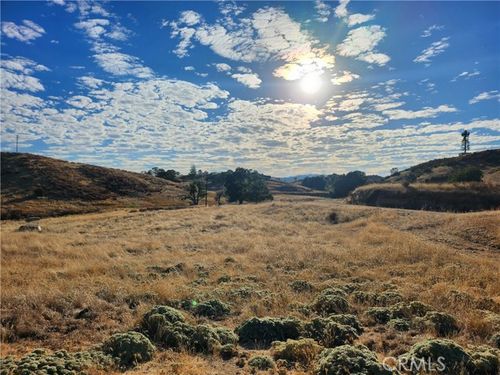  Huer Huero Rd, Creston, CA, 93432 | Card Image