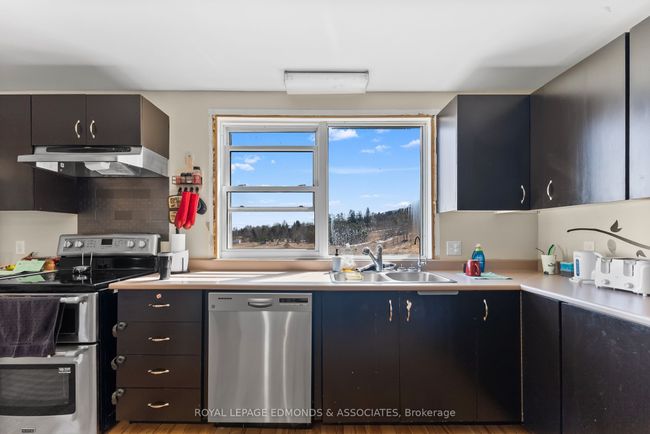 887 Flat Rd, House other with 3 bedrooms, 2 bathrooms and 10 parking in Dacre ON | Image 9