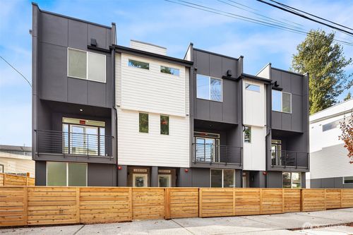 b-18011 2nd Ave Ne, Shoreline, WA, 98155-3531 | Card Image