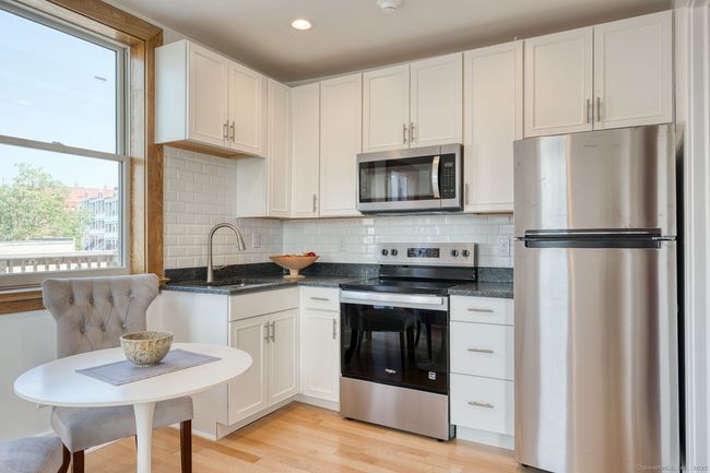 302 - 11 Main St, Home with 1 bedrooms, 1 bathrooms and null parking in Torrington CT | Image 5