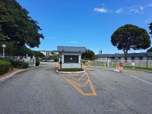 apt-3n-500 Executive Center Dr, West Palm Beach, FL, 33401-4909 | Card Image