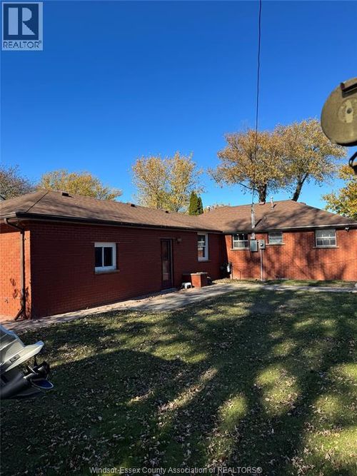 {{alt}} | Card Image