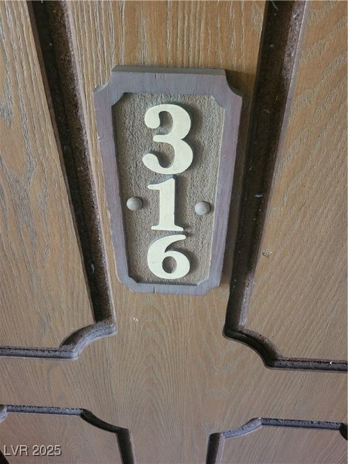 316-750 S Royal Crest Cir, Las Vegas, NV, 89169-8319 | Card Image