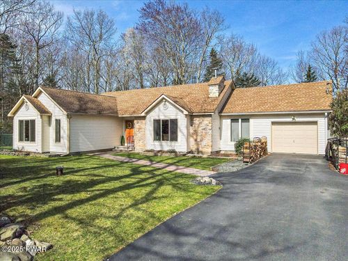 205 Flatbrook Way, Milford, PA, 18337-3913 | Card Image