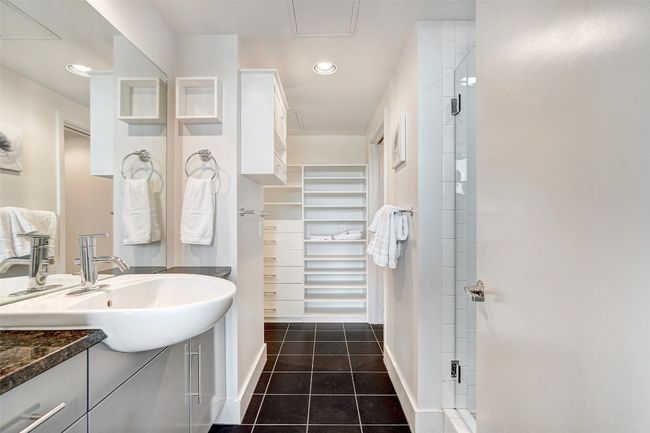 APT-1301 - 300 Bowie St, Condo with 2 bedrooms, 2 bathrooms and 2 parking in Austin TX | Image 26