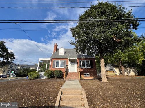 621 N Kensington St, ARLINGTON, VA, 22205-1038 | Card Image