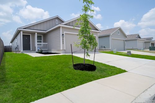 7002 Satellite Way, San Antonio, TX, 78252-4677 | Card Image