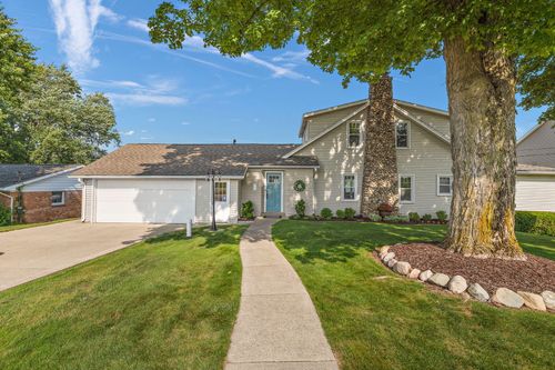 4577 6th St, Caledonia, MI, 49316-9626 | Card Image