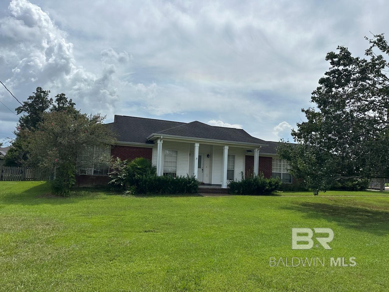 Silverwood Dr, Fairhope, AL 36532