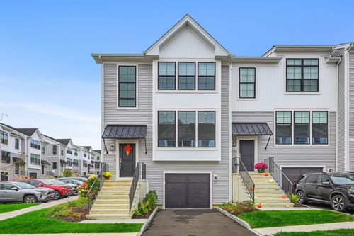 25-25 E Cross Trl, Danbury, CT, 06810-1521 | Card Image