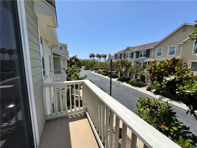 Balcony | Image 10