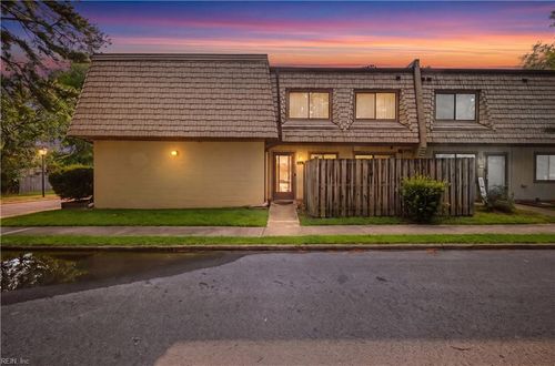 1274 Pacifica Ct, Newport News, VA, 23608-4571 | Card Image