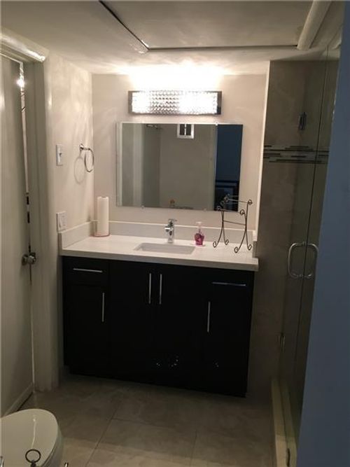 apt-117c-659 W Oakland Park Blvd, Wilton Manors, FL, 33311-0920 | Card Image