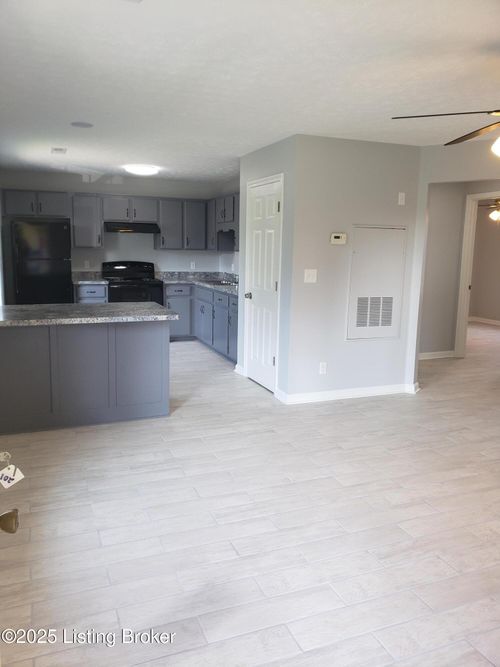 201-151 E Florence Ave, Louisville, KY, 40214-1802 | Card Image