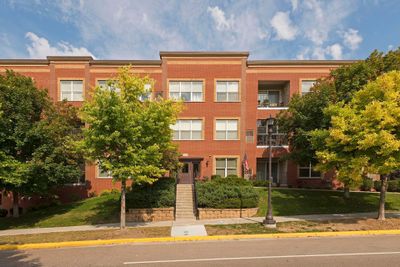 204 - 1941 Ford Parkway, Condo with 2 bedrooms, 1 bathrooms and null parking in Saint Paul MN | Image 1